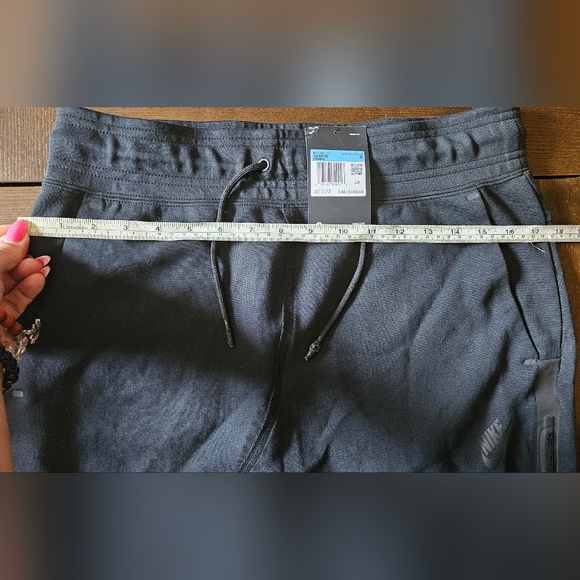 NEW- Nike Black NSW Tech Fleece Skirt - Picture 8 of 10